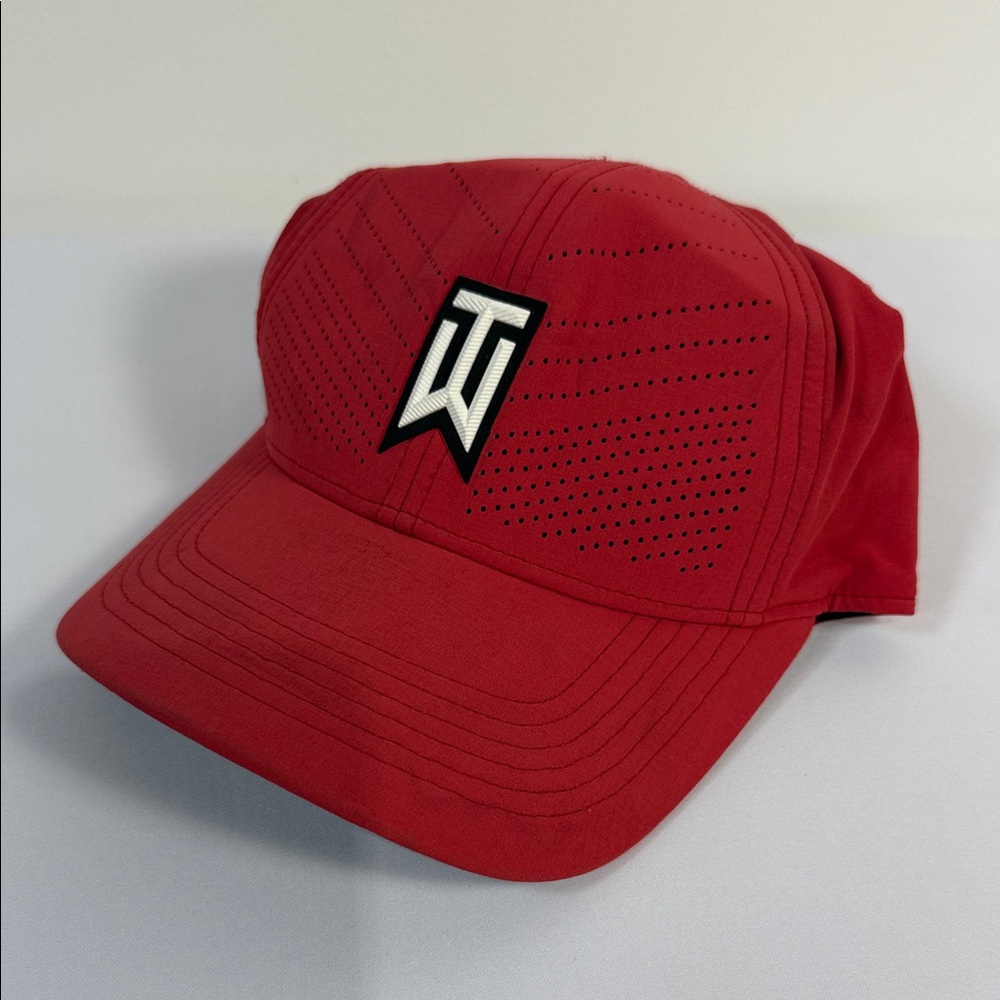 Nike Tiger Woods One Size Adjustable Dri-Fit Red Golf Hat Cap